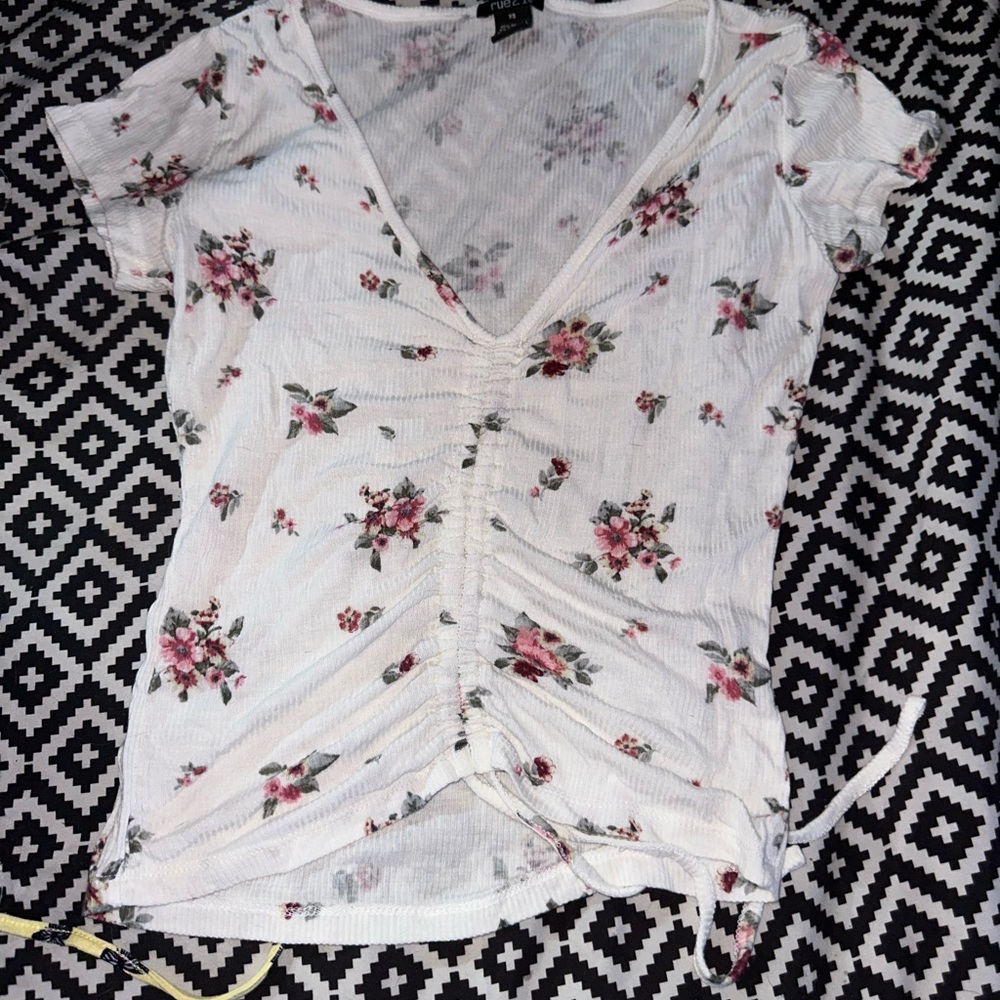 Flower scrunch tops